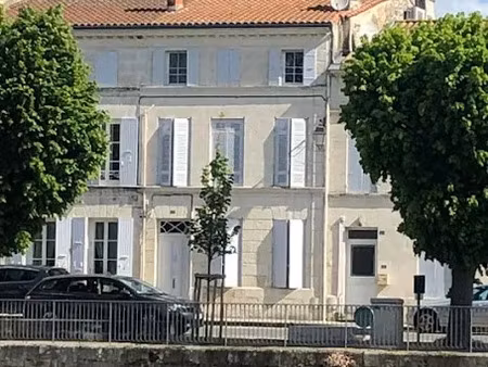 location meublée maison 6 pièces 180 m² à saint-savinien (17350)  1 125 €