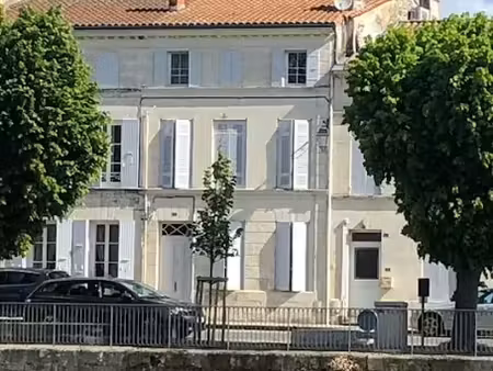 location meublée maison 6 pièces 180 m² à saint-savinien (17350)  1 275 €