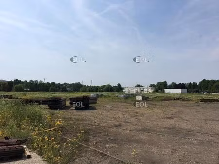 a louer : terrain nu de 10 000 m² à persan (95)