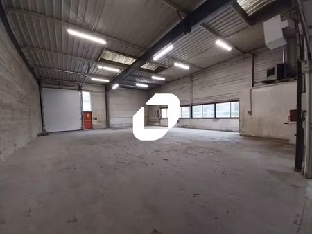 location local d'activités magny les hameaux 78114