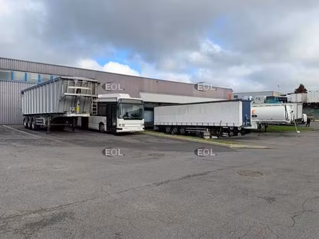 a louer  proche arpajon (91)  entrepôt à quai