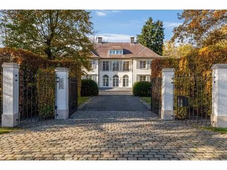 huis te koop in brasschaat met 6 slaapkamers