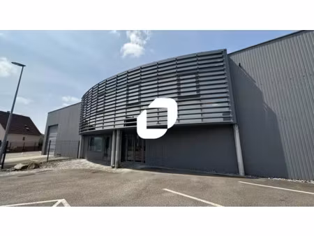 a louer  cour exterieure