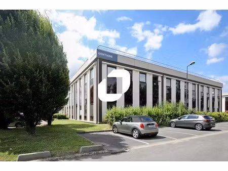 surfaces de bureaux dans un parc sécurisé avec services de proximités