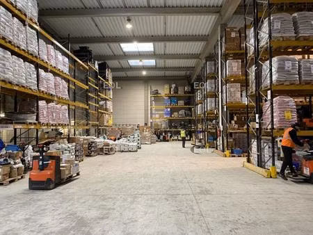 a louer : bâtiment indépendant de 2 600m² à gennevilliers