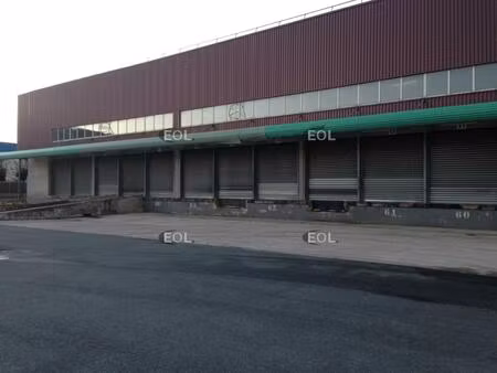 entrepôt logistique de 1 325 m² à louer à combs-la-ville (77)