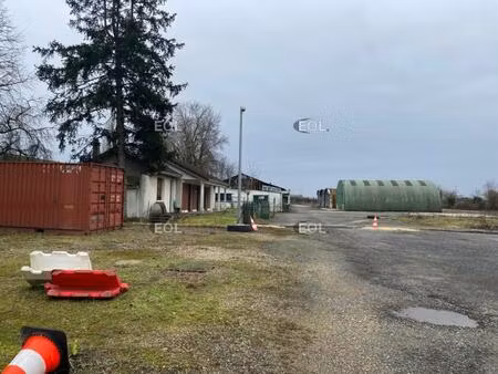 santeny (94) - à louer - site avec locaux d'activité  hangars et bureaux de 1 100 m²