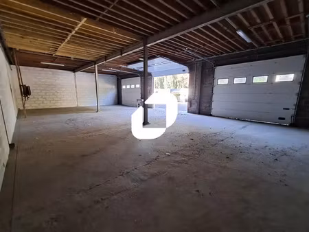 a louer  local d'activites sur un site clos