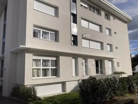 à louer : bureaux de 200 m² en rez-de-jardin à maisons-alfort (94)