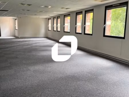 a louer  bureaux en rez-de-chaussee