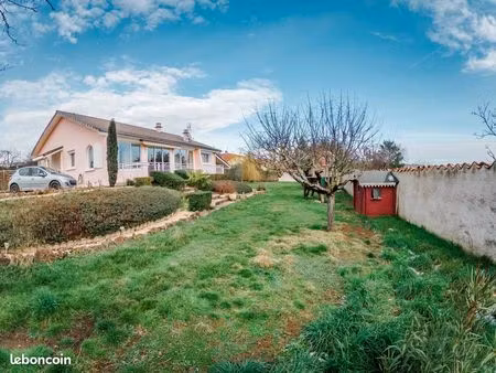 maison 143m² 6 pièces très lumineuse sur terrain 1400m² à 25min de lyon centre