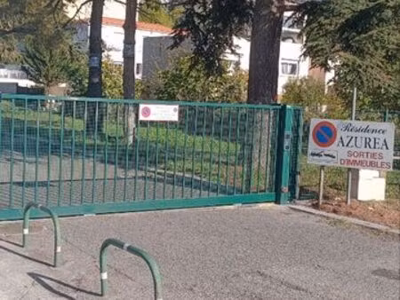 location parking privé au cannet