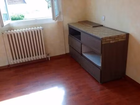 f2 appartement rdc avec jardin