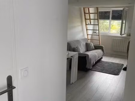 location studio meublée