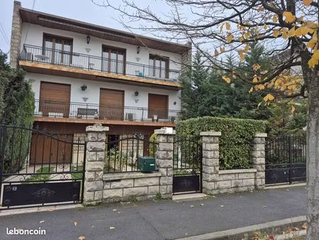maison 12 pièces 260 m²