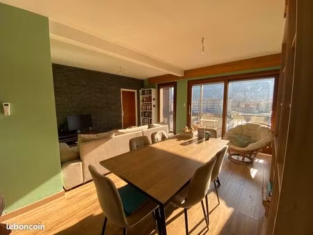 t4 lumineux de 80 m² avec balcon – quartier calme – aigueblanche