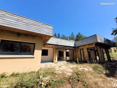 maison 8 pièces 281 m²