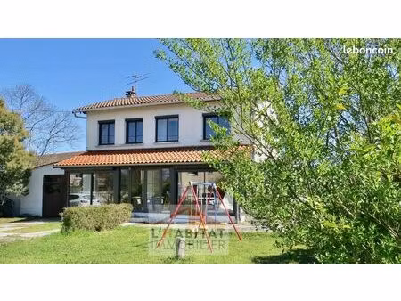 propriété 6 pièces 159 m²