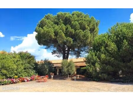 rez de jardin t2 avec terrasse parking calme