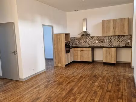 t2 lumineux 40 m² – coliving seniors – centre-bourg martigné-ferchaud