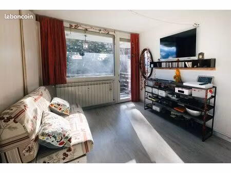 studio 1 pièce 27 m²