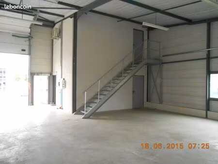 local - entrepôt - dépôt - bureau