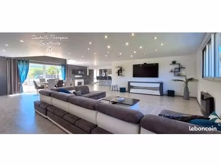 maison 11 pièces 280 m²