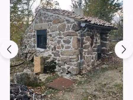 terrain 2200m2 avec 5 cabanes+4x4