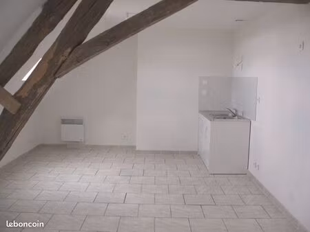 loue studio 30 m² à st fargeau (89)