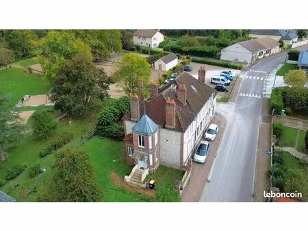 studio 1 pièce 49 m²