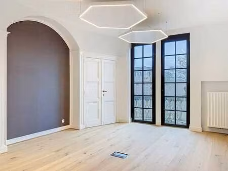 schaerbeek - plateau de bureaux de caractère à louer