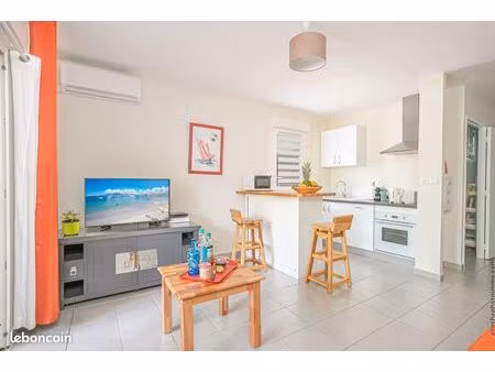 anse mitan : meublé  calme et confort à 350 m de la plage