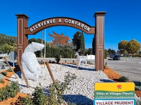 local industriel 366 m²