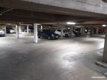 place de parking à louer