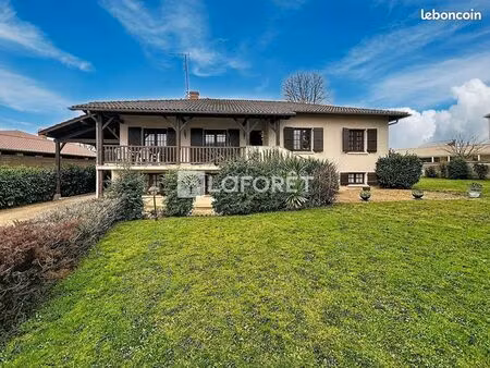 maison 7 pièces 215 m²