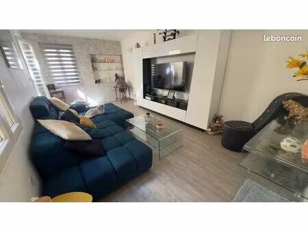 maison de ville avec terrasse et balcon – vallauris centre – rare