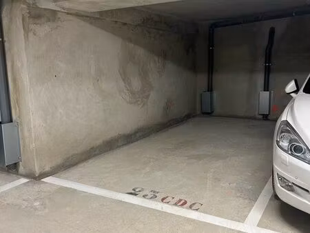 parking ferme colombes