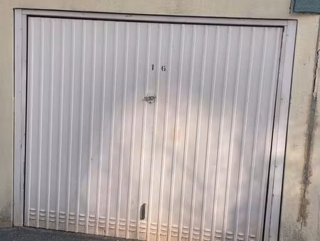 garage/box fermé plein pied