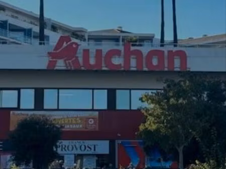 bail commercial a céder auchan bastia