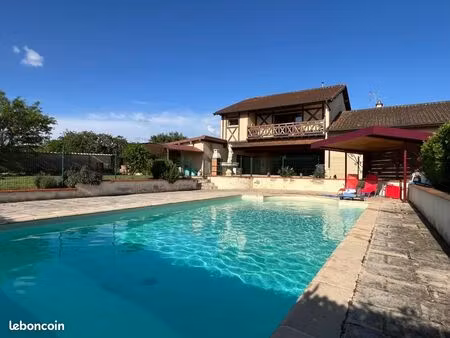 maison 6 pièces 195 m²