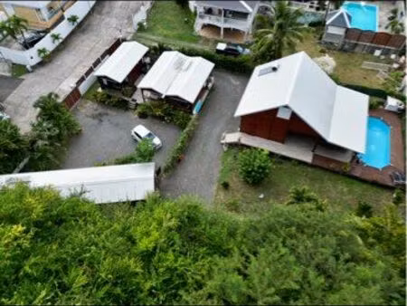 ensemble villa piscine et bungalows à st françois