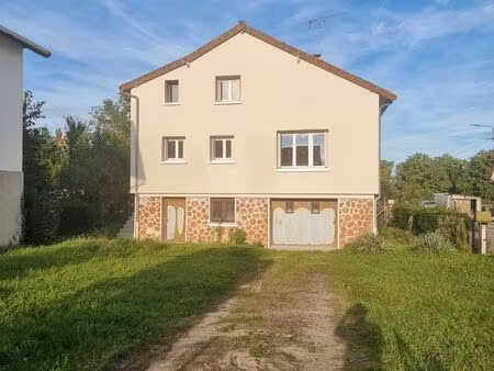 maison spacieuse sur garage de 150 m² avec jardin – villefranche-d’allier (03430)
