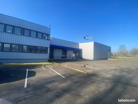 local bureaux 2 280 m²