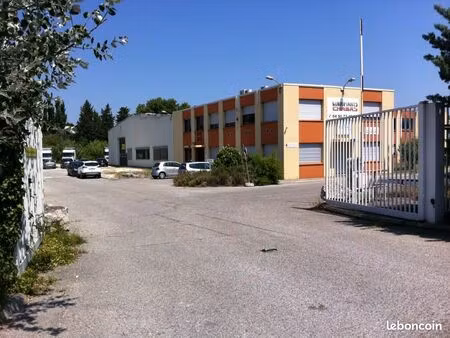 location bureaux 110 m² à plan d'orgon 13750