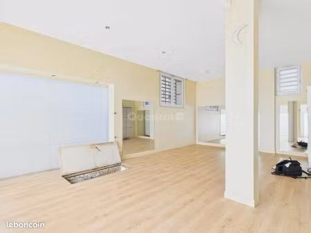 local commercial 54 m²