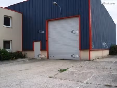 local d'activité 544 m²