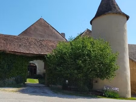chambre dans ferme du xvii° à 15 km de besançon