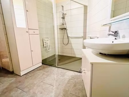 appartement 3 pieces avec terrasse et place de parking