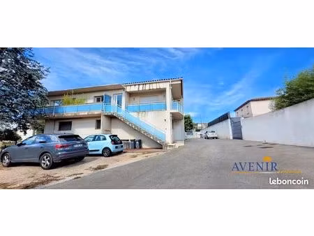 immeuble 10 pièces 975 m²