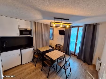 appartement rénové 24 m² – mijoux (mont jura)